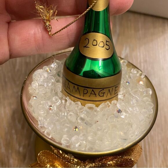 Christmas Vintage blown Glass holiday ornament champagne bucket bottle 2005 5” - Picture 5 of 12
